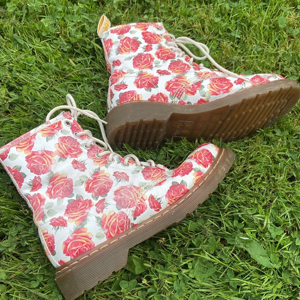 RARE! Dr. Martens 1460 W Women's Boot Valentine Rose Print Women's Size 8 - Picture 12 of 12
